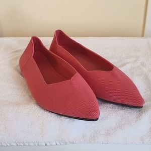 Pointed toe flats